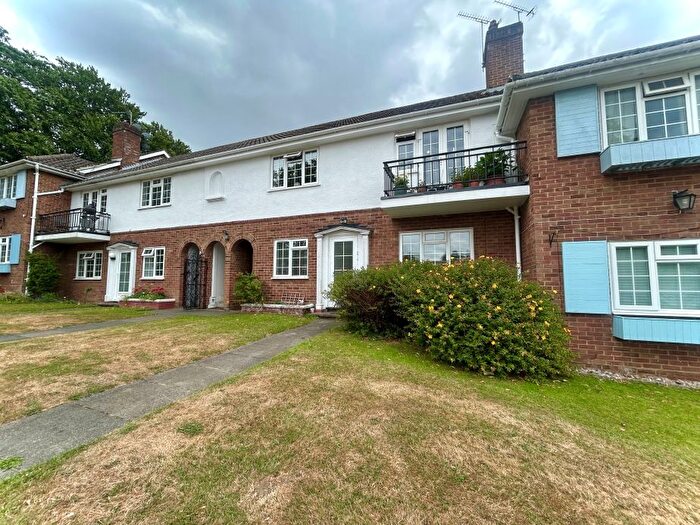 2 Bedroom Maisonette To Rent In Hereford Court, Sutton, SM2