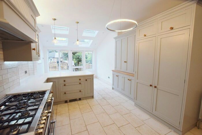 6 Bedroom Semi-Detached House To Rent In Thyra Grove, Alexandra Park, Nottingham, NG3