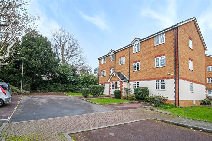 1 Bedroom Flat For Sale In Hanson Close, Beckenham, Kent, BR3