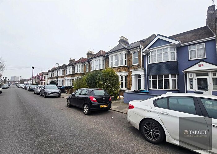 2 Bedroom Flat To Rent In Latymer Road, N9