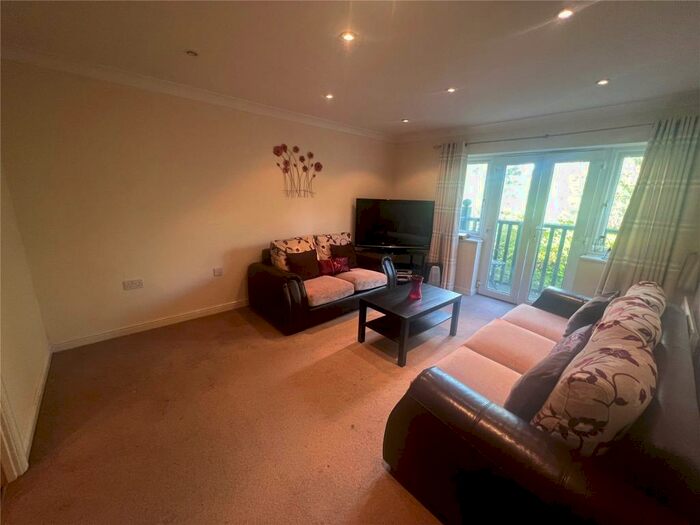 2 Bedroom Apartment To Rent In Copthorne Common Road, Copthorne