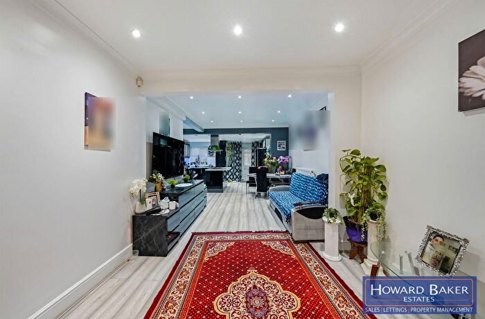 5 Bedroom Semi Detached House For Sale In Woodfield Avenue, Colindale, NW9