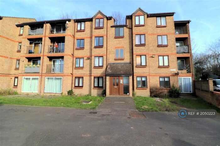 2 Bedroom Flat To Rent In Sycamore Court, Erith, DA8