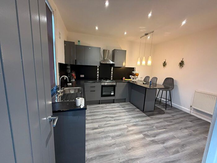 4 Bedroom Terraced House To Rent In Colwyn Road, LS11