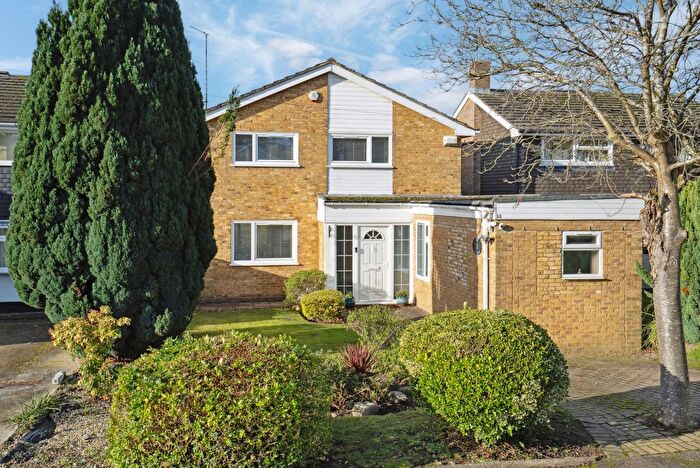 4 Bedroom Detached House For Sale In Drakes Drive, Northwood, HA6