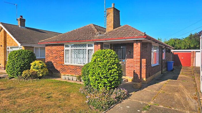 3 Bedroom Detached Bungalow For Sale In Orwell Drive, Oulton Broad, Lowestoft, Suffolk, NR32