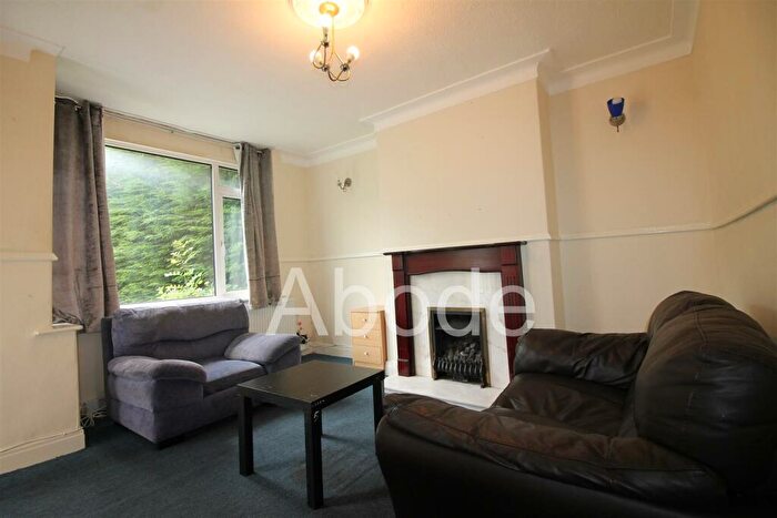 3 Bedroom House To Rent In Kelso Gardens, Hyde Park, Leeds, LS2