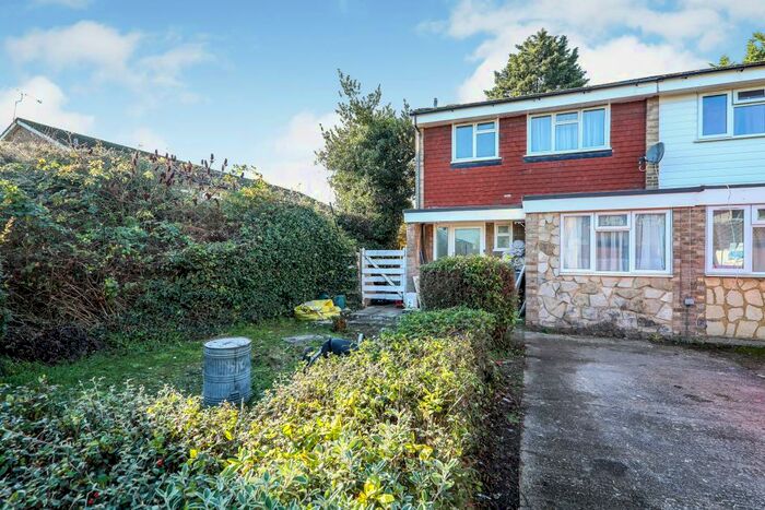 4 Bedroom Semi-Detached House To Rent In Guildford Park Avenue, Guildford, GU2