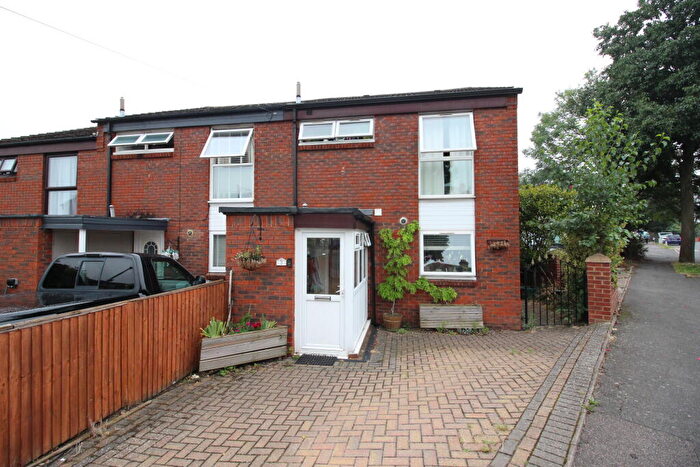 3 Bedroom End Of Terrace House For Sale In Dorking Close, Worcester Park, KT4