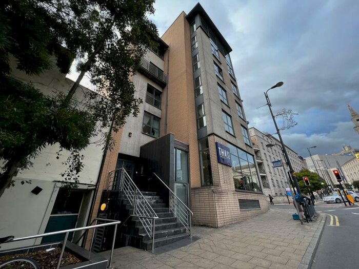 2 Bedroom Apartment To Rent In Portland Place, Calverley Street, LS1