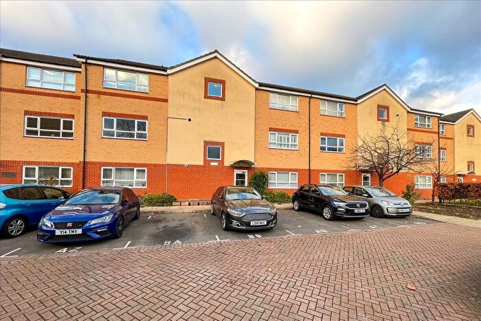 2 Bedroom Flat For Sale In Phoenix Court, Chertsey Road, Feltham, Middlesex, TW13