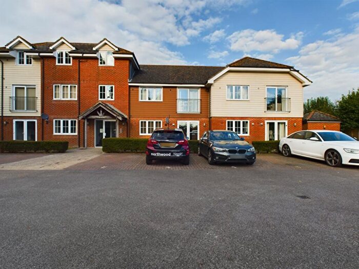 1 Bedroom Flat To Rent In Hambledon Road, Waterlooville, PO7