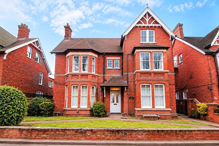 1 Bedroom Flat To Rent In De Parys Avenue, Bedford, MK40