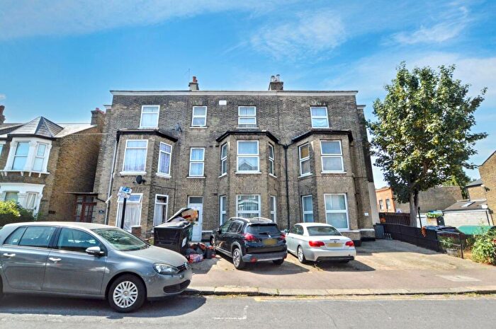 1 Bedroom Flat For Sale In Grange Park Road, London, E10