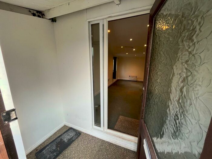 2 Bedroom Bungalow To Rent In The Office, Shedfield Equestrian Centre