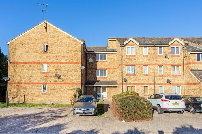 1 Bedroom Flat To Rent In Parsonage Road, Grays, RM20