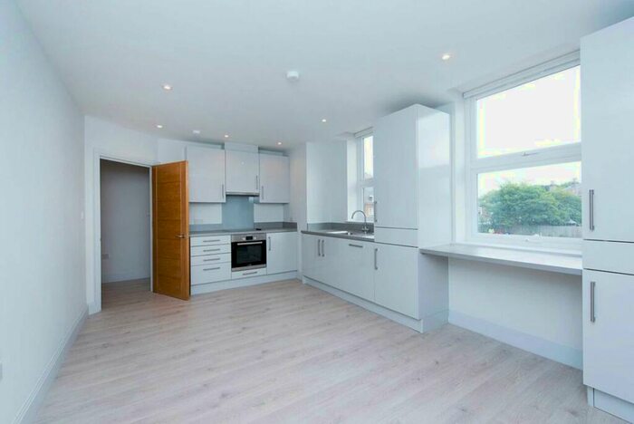 1 Bedroom Flat To Rent In High Road, London, N20