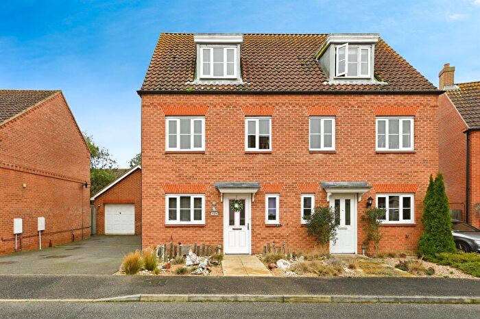 3 Bedroom Semi-Detached House For Sale In Benstead Close, Heacham, King's Lynn, PE31