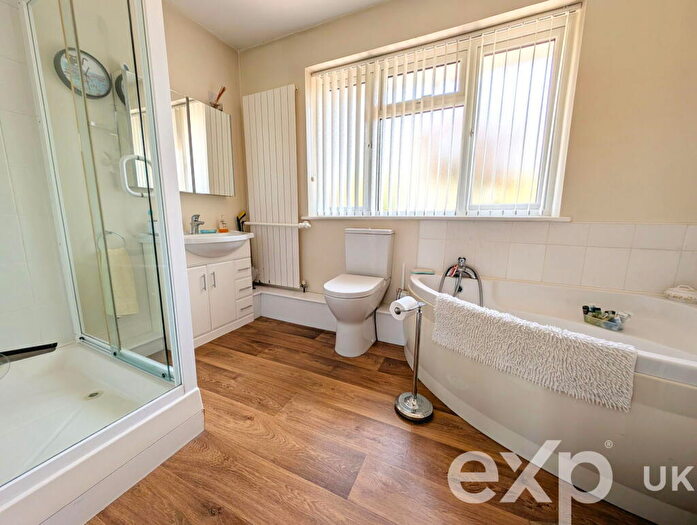 4 Bedroom Detached Bungalow For Sale In Old Watling Street-Higham, ME2