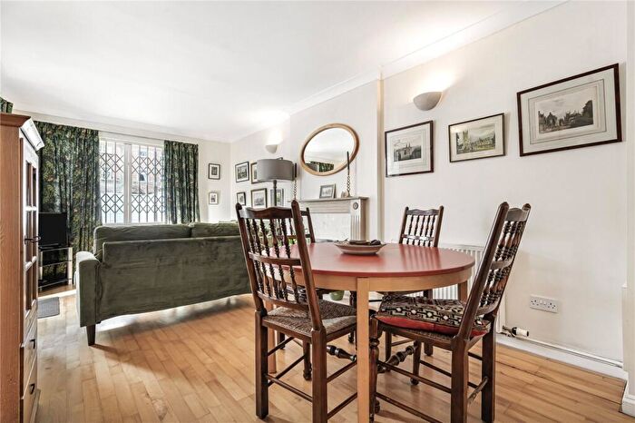 3 Bedroom Semi Detached House To Rent In Short Let - -Bedroom Home In Prime Location, OX4