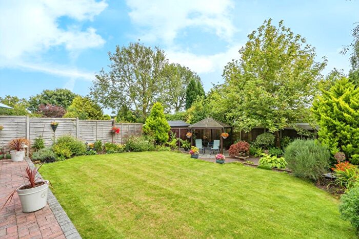 4 Bedroom Detached House For Sale In Oaklands Grove, Waterlooville, PO8