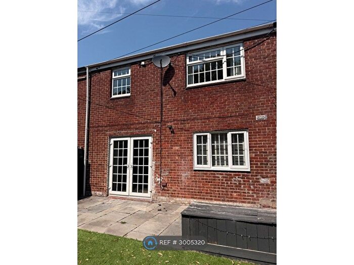 3 Bedroom Terraced House To Rent In Ladyside Close, Hull, HU7
