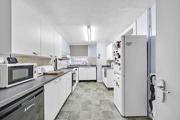 3 Bedroom End Terrace House For Sale In Willowherb Walk, Romford, RM3