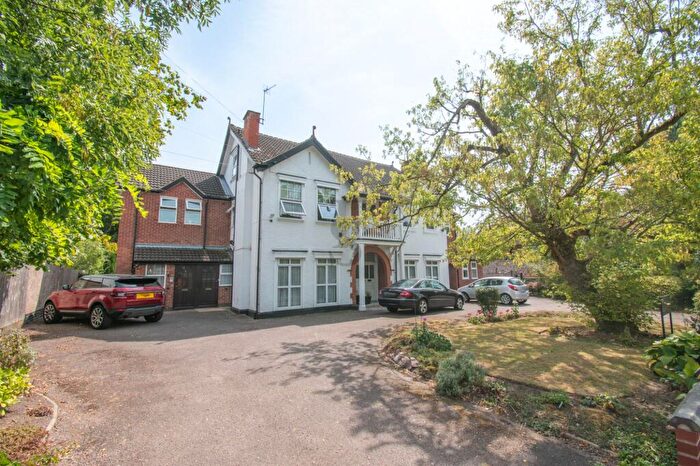 2 Bedroom Apartment For Sale In White House Court, Hawthorne Drive, Evington, LE5