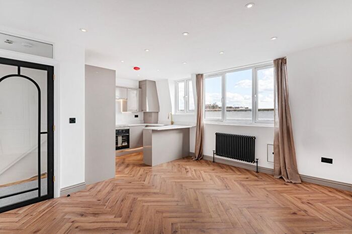 1 Bedroom Flat For Sale In Powis Square, Westbourne Park, W11