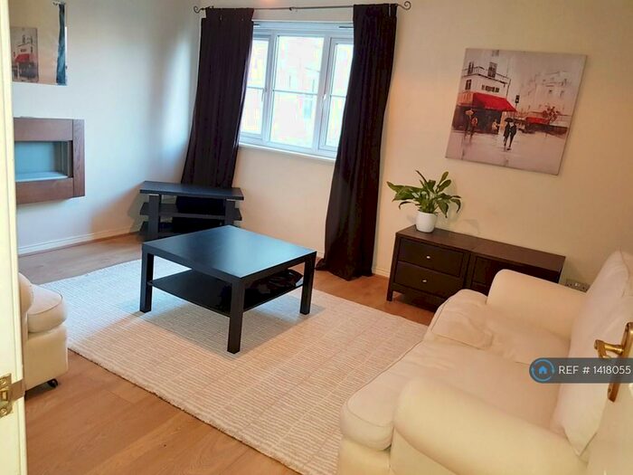 2 Bedroom Flat To Rent In Queens Crescent, Livingston, EH54