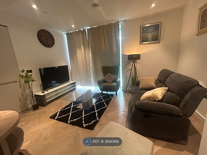 1 Bedroom Flat To Rent In Halliday House, London, SW11