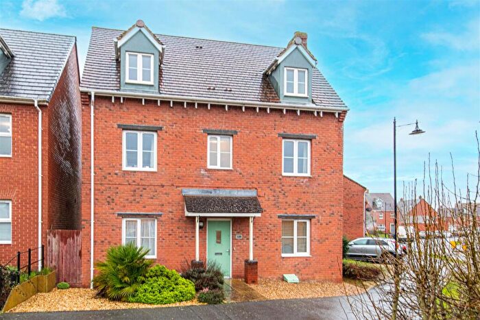 4 Bedroom Detached House For Sale In Thistle Drive, Desborough, NN14