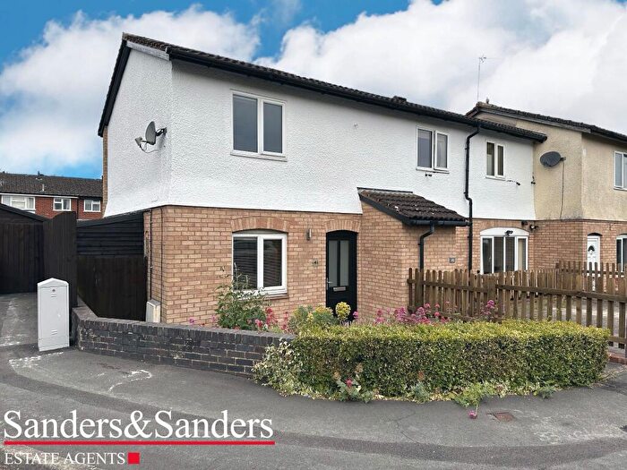 2 Bedroom End Of Terrace House To Rent In Smiths Way, Alcester, B49