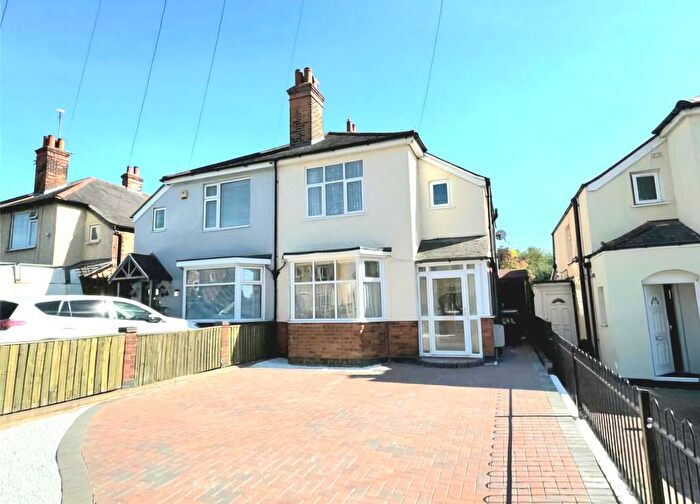 3 Bedroom Semi-Detached House To Rent In Humberstone Lane, Leicester, LE4