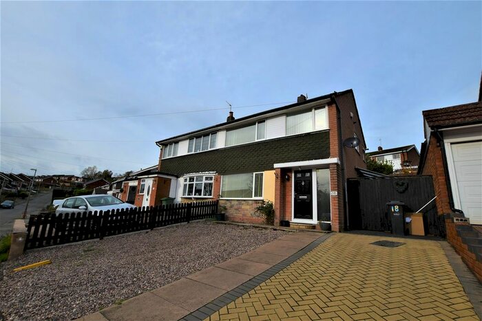 3 Bedroom Property To Rent In Tiverton Close, Kingswinford, DY6