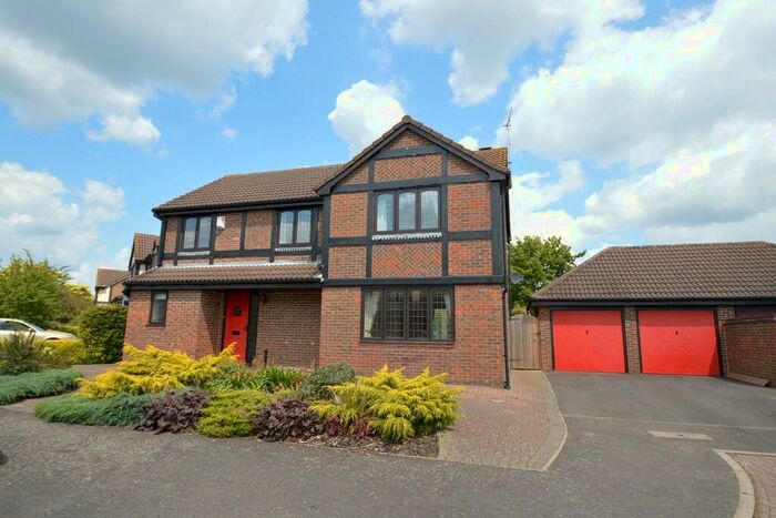 4 Bedroom Detached House To Rent In Mendlesham, Welwyn Garden City, AL7