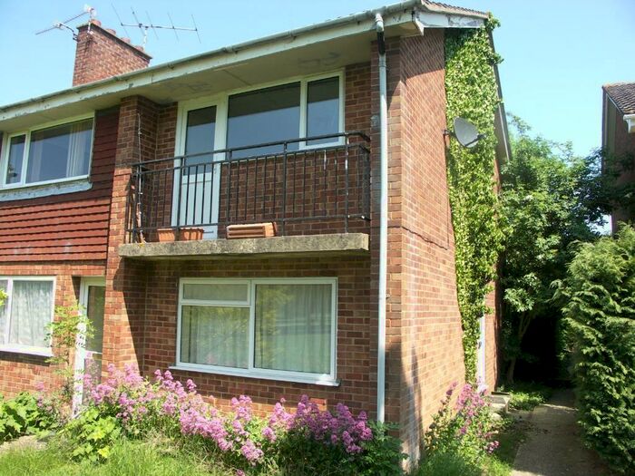 2 Bedroom Maisonette To Rent In Elgar Close, Brighton Hill, Basingstoke, RG22