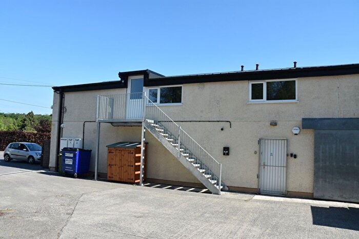 2 Bedroom Flat To Rent In Flat Rivendell, Pentrecwrt, SA44