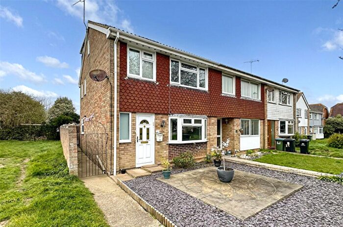 4 Bedroom End Of Terrace House For Sale In Southfields Road, Littlehampton, West Sussex, BN17