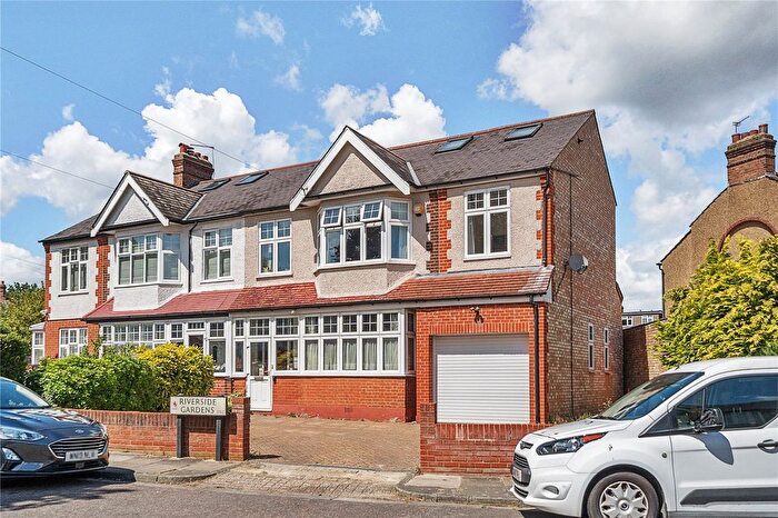 5 Bedroom Semi-Detached House To Rent In Riverside Gardens, Enfield, EN2