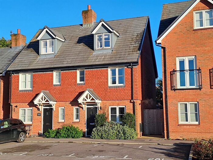 3 Bedroom Semi-Detached House To Rent In Acacia Crescent, Angmering, BN16