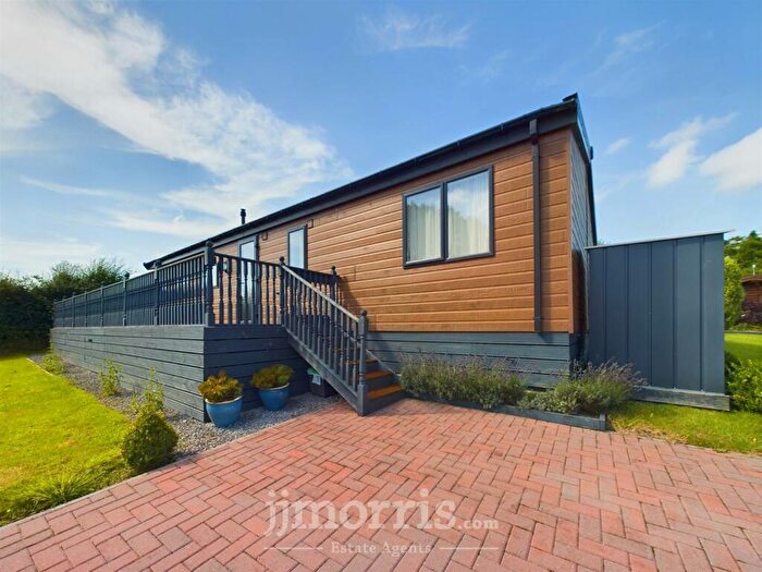 3 Bedroom Chalet For Sale In Landshipping, SA67