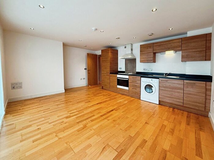 1 Bedroom Flat To Rent In Chadwick Street, Hunslet, Leeds, West Yorkshire, Uk, LS10