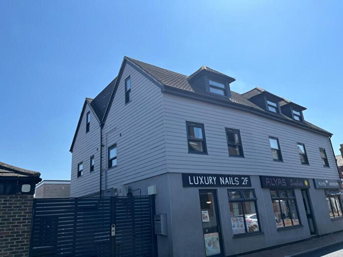 1 Bedroom Flat To Rent In Flat G Holborough Road, Snodland, Kent, ME6