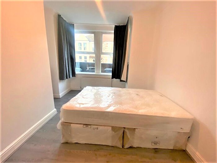 3 Bedroom Flat To Rent In Stanhope Gardens, London, N4