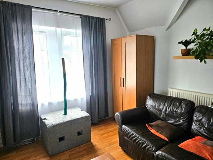 1 Bedroom Flat To Rent In Claude Road, Cardiff, CF24