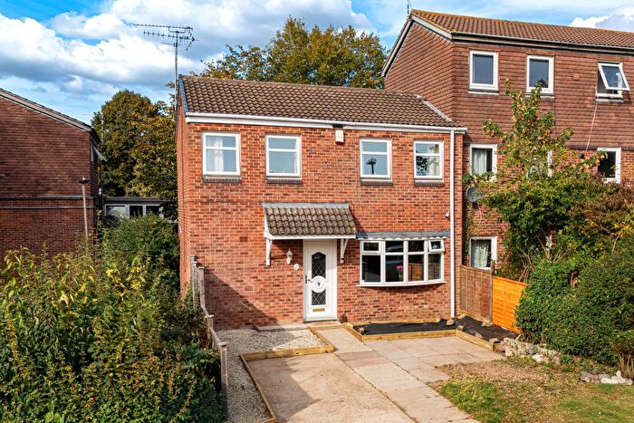 3 Bedroom Town House For Sale In Hopyard Close, Leicester, Leicestershire, LE2