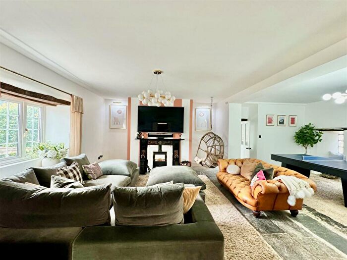 5 Bedroom Detached House For Sale In Elburton, Plymouth, PL9