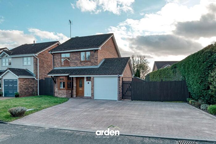 3 Bedroom Detached House For Sale In Reynard Close, Redditch, B97