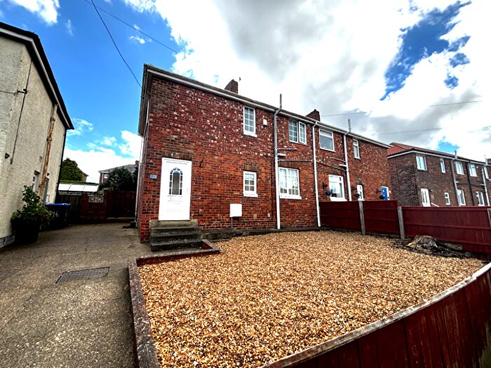 3 Bedroom Semi-Detached House For Sale In Oak Terrace, Horden, SR8